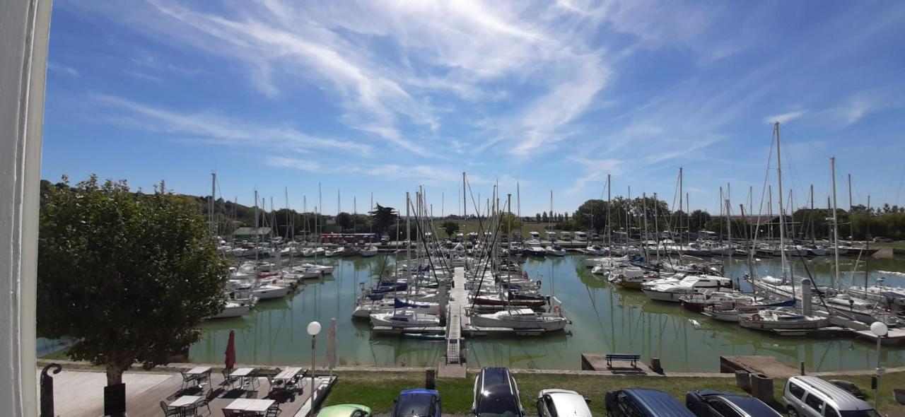 La Maison Du Port Mortagne-sur-Gironde 외부 사진